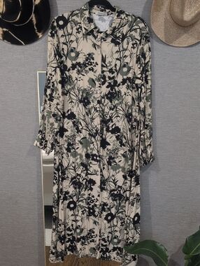 Floral Long Button-Up Shirt Dress in Beige and Black- Made in Italy